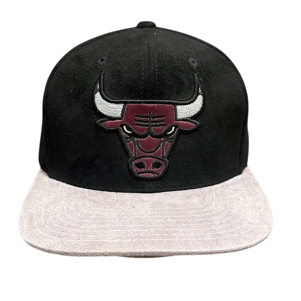 Chicago Bulls Mitchell & Ness Snapback Hat Adjustable Black Grey Suede Brim